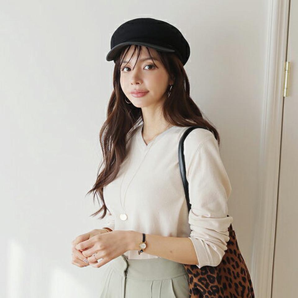 【只今10%OFF】グリッターラインVネックニット・全3色・b66381 レディース 【tops】【トップス ニット ニットトップス 長袖 グリッター ラメ Vネック 単色 無地 シンプル 可愛い かわいい 秋 冬 韓国 ファッション】【ハイホリHIHOLLI】【SL】