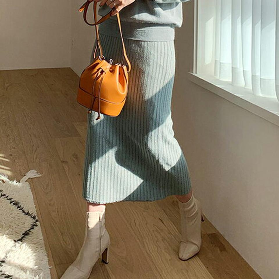 グリッターラインニットスカート・全3色・b66383 レディース 【sk】【スカート ニット ニットスカート ロングスカート ロング 単色 無地 シンプル グリッター ラメ カジュアル 秋 冬 韓国 ファッション】【ハイホリHIHOLLI】