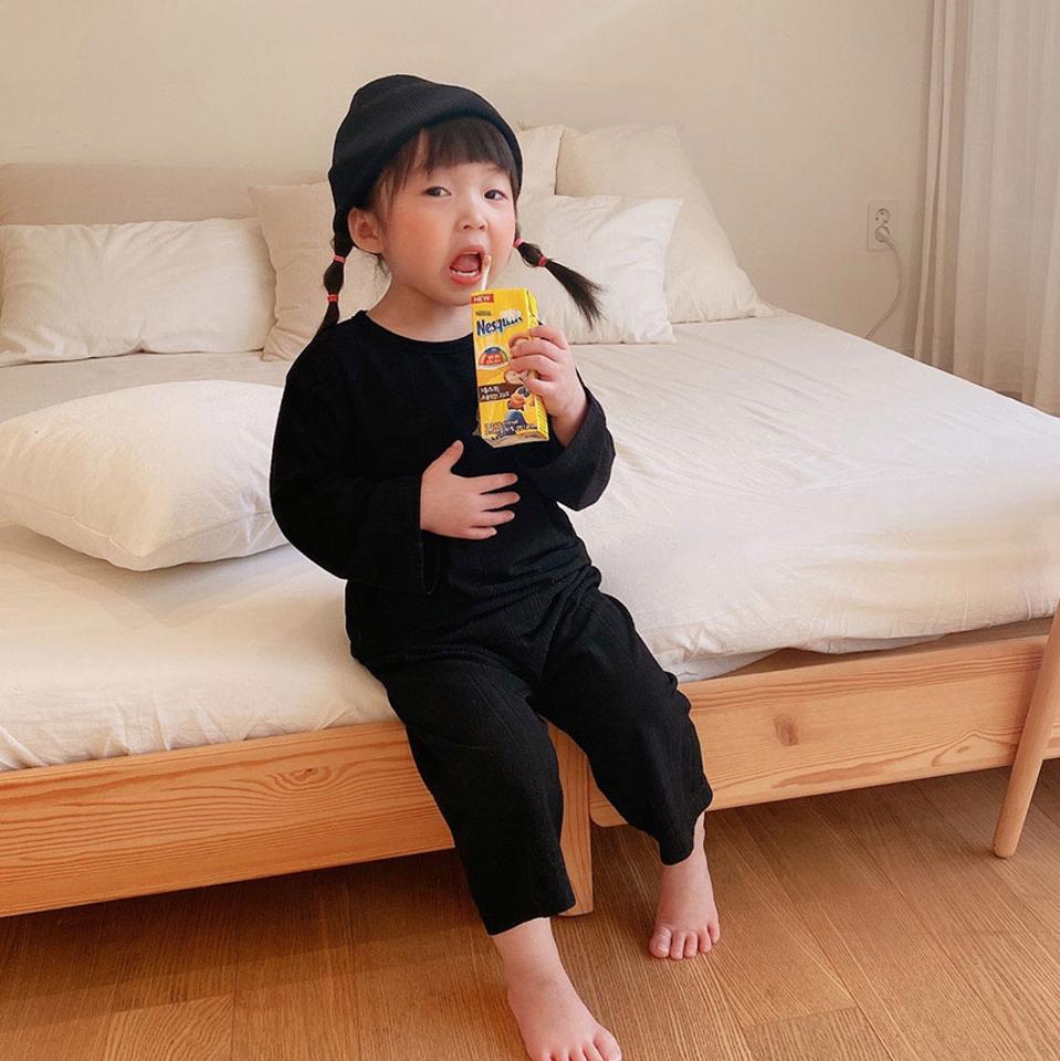 リブTシャツルームウェアSET・u10914 キッズ【3~8才】【uw】【ルームウェア 部屋着 パジャマ トップス 長袖 パンツ ズボン リブ カジュアル 単色 無地 女の子 男の子 秋 冬 韓国 韓国子供服 子供 こども 子供服 こども服】【KIDS】