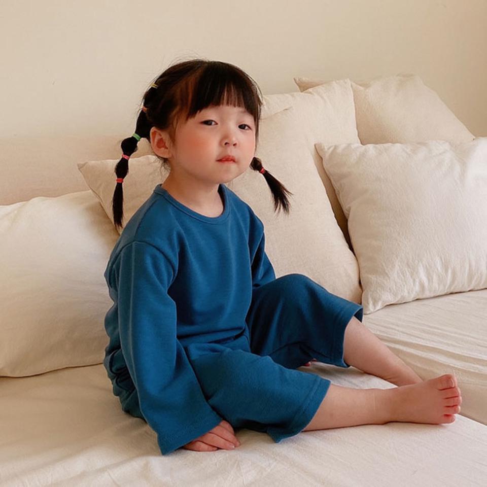 ラウンドネックTシャツルームウェアSET・u10917 キッズ【3~8才】【uw】【ルームウェア 部屋着 パジャマ トップス 長袖 パンツ ズボン 単色 無地 シンプル 秋 冬 女の子 男の子 韓国 韓国子供服 子供 こども 子供服 こども服】【KIDS】