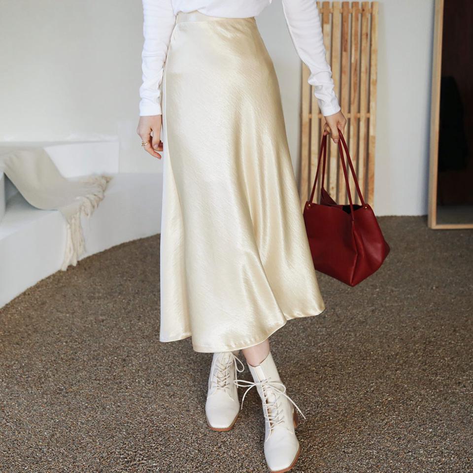 サテンAラインスカート・全4色・t66299 レディース 【sk】【スカート ロング ロングスカート サテン Aライン 単色 無地 シンプル 光沢 上品 フレアスカート フレア フェミニン 秋 冬 韓国 ファッション】【ハイホリHIHOLLI】