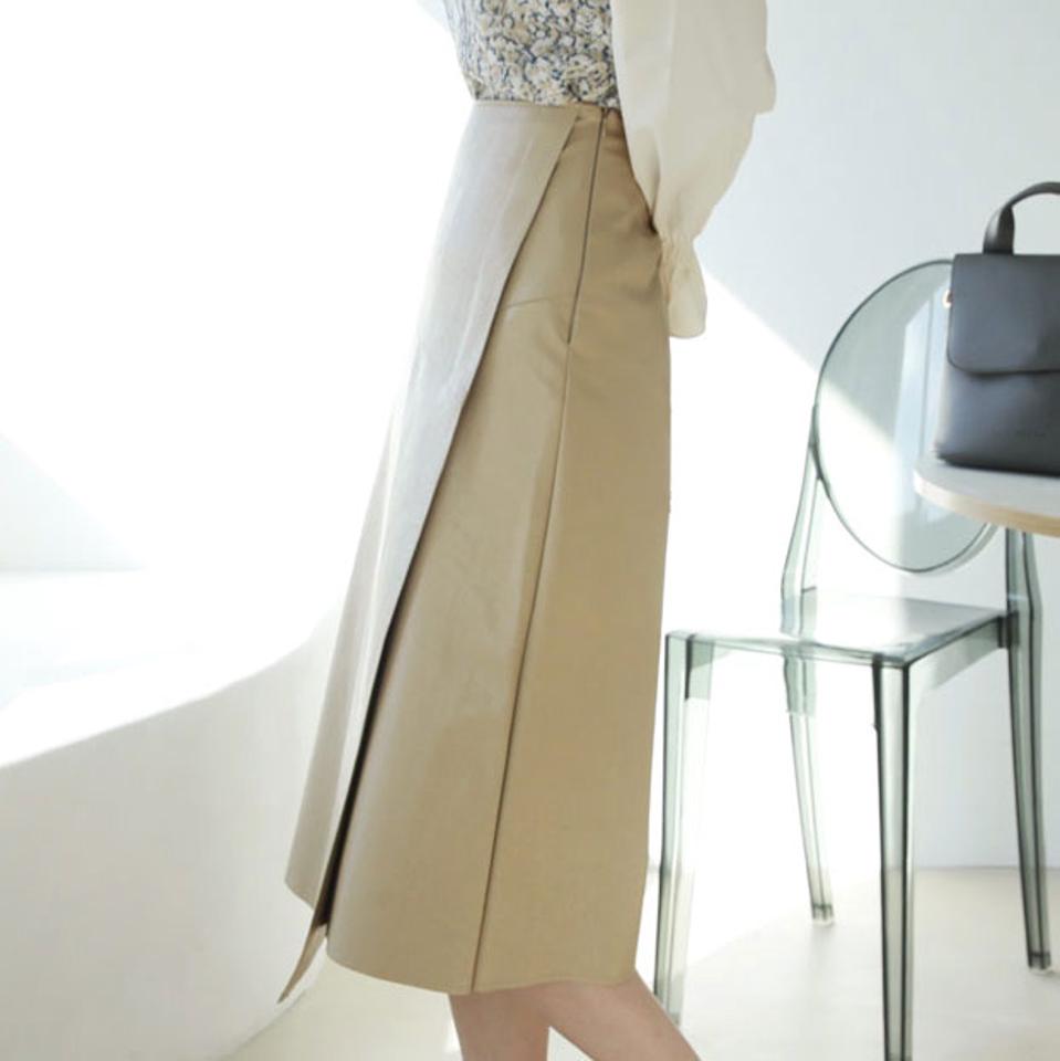 レザー調スリットスカート・全2色・t66304 レディース 【sk】【スカート ミディ丈 ミディスカート スリット レザー ラップスカート ラップデザイン Aライン 単色 無地 シンプル カジュアル 大人 きれいめ 秋 冬 韓国 ファッション】【ハイホリHIHOLLI】