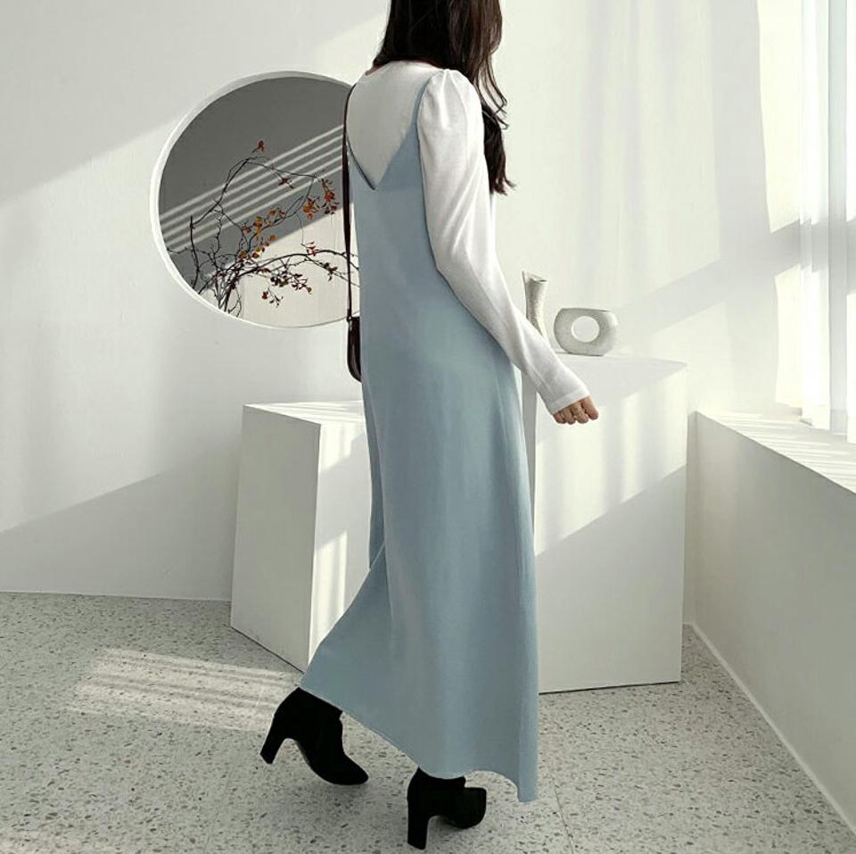 【只今10%OFF】フレアキャミワンピース・全2色・t56632 レディース 【ops】【韓国 ファッション ワンピース ロング ロングワンピス フレア キャミワンピース キャミソール デイリー Vネック 無地 細身 体型カバー カジュアル 秋 冬】