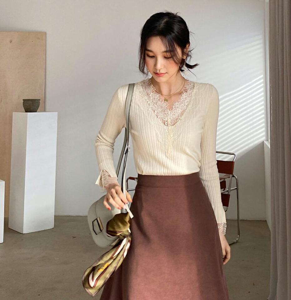 レーススリムVネックニット・全3色・b61440 レディース 【tops】【韓国 ファッション トップス ニット 長袖 Vネック レース フィット 細身 スリム スリット リブ 体型カーバー デイリー ベーシック 無地 上品 フェミニン カジュアル 秋 冬】