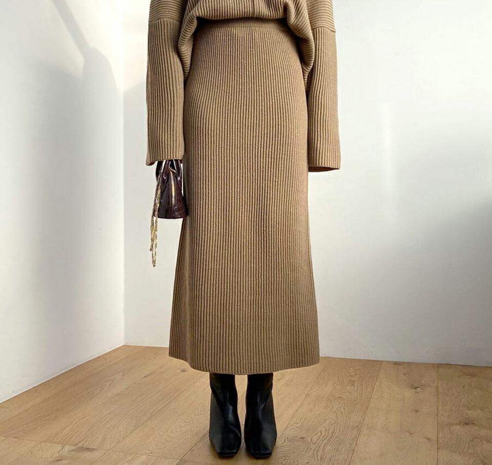 Hラインスリットニットスカート・全2色・t61448 レディース 【sk】【韓国 ファッション ボトムス スカート ロング Hライン ウエストゴム リブニット スリット 無地 スリム 体型カーバー 細身 ベーシック デイリー カジュアル 秋 冬】