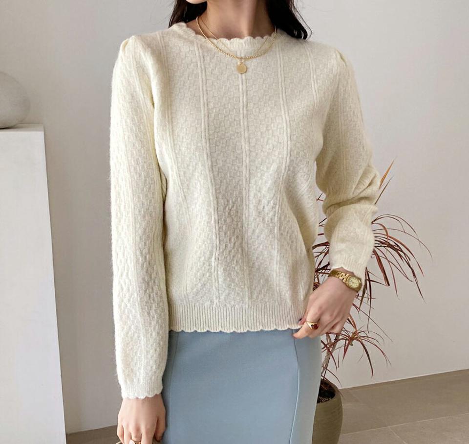 スカラップヘムニット・全3色・b61443 レディース 【tops】【韓国 ファッション トップス ニット 長袖 ぼわん袖 ラウンドネック フィット 細身 スリム リブ スカラップ テクスチャー 体型カーバー デイリー ベーシック 無地 上品 フェミニン 秋 冬】