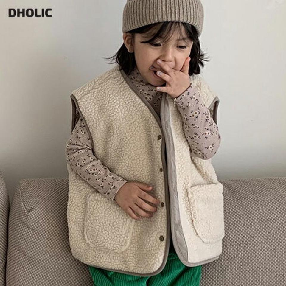 リバーシブル花柄ボアベスト(kids)・u09506 キッズ【3~8才】【jk】【ベスト ボア ボアベスト 花柄 フラワー リバーシブル 可愛い かわいい 女の子 男の子 秋 冬 韓国 韓国子供服 子供 こども 子供服 こども服】【KIDS】