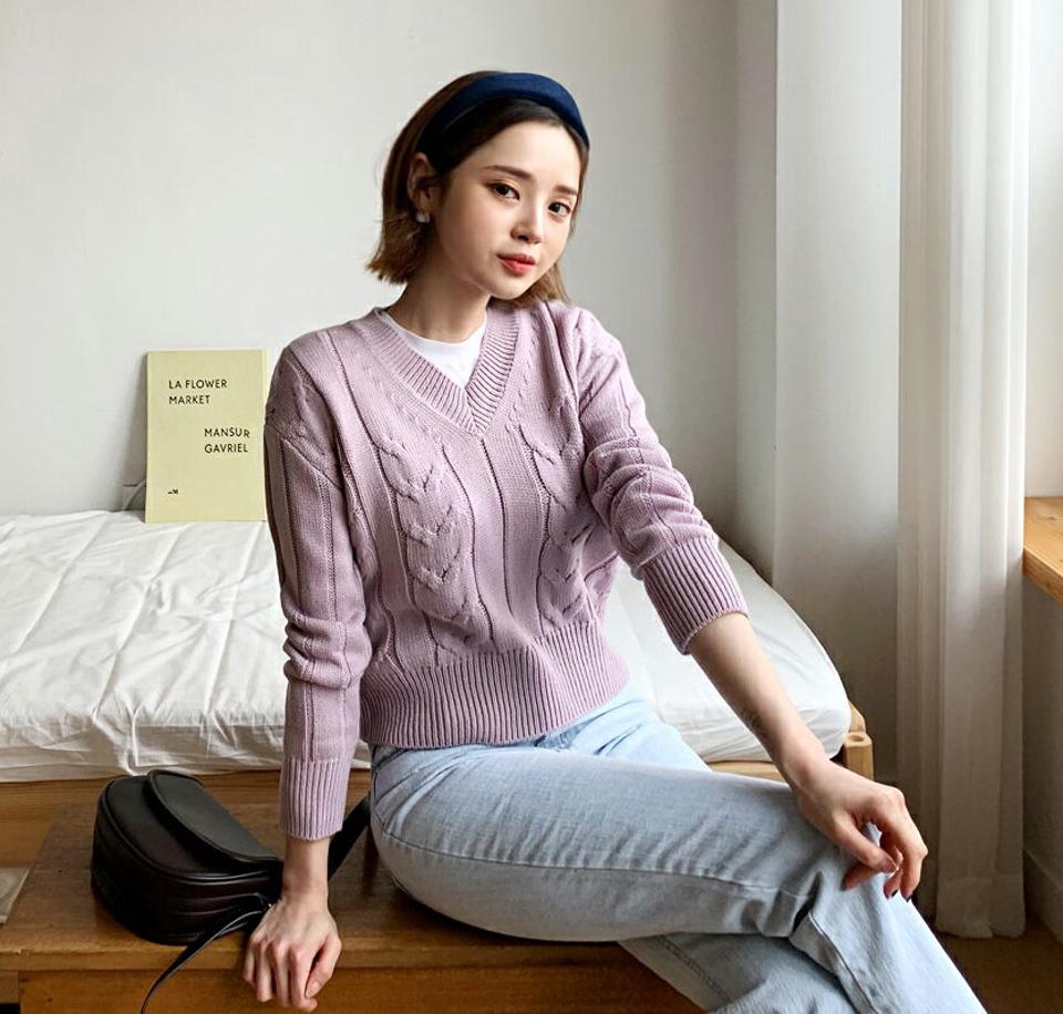 Vネックケーブルニット・全4色・t56670 レディース 【tops】【韓国 ファッション トップス ニット 長袖 ぼわん袖 ラウンドネック ケーブル やわらかい フィット 細身 体型カーバー デイリー ベーシック カジュアル シンプル カジュアル 秋 冬】