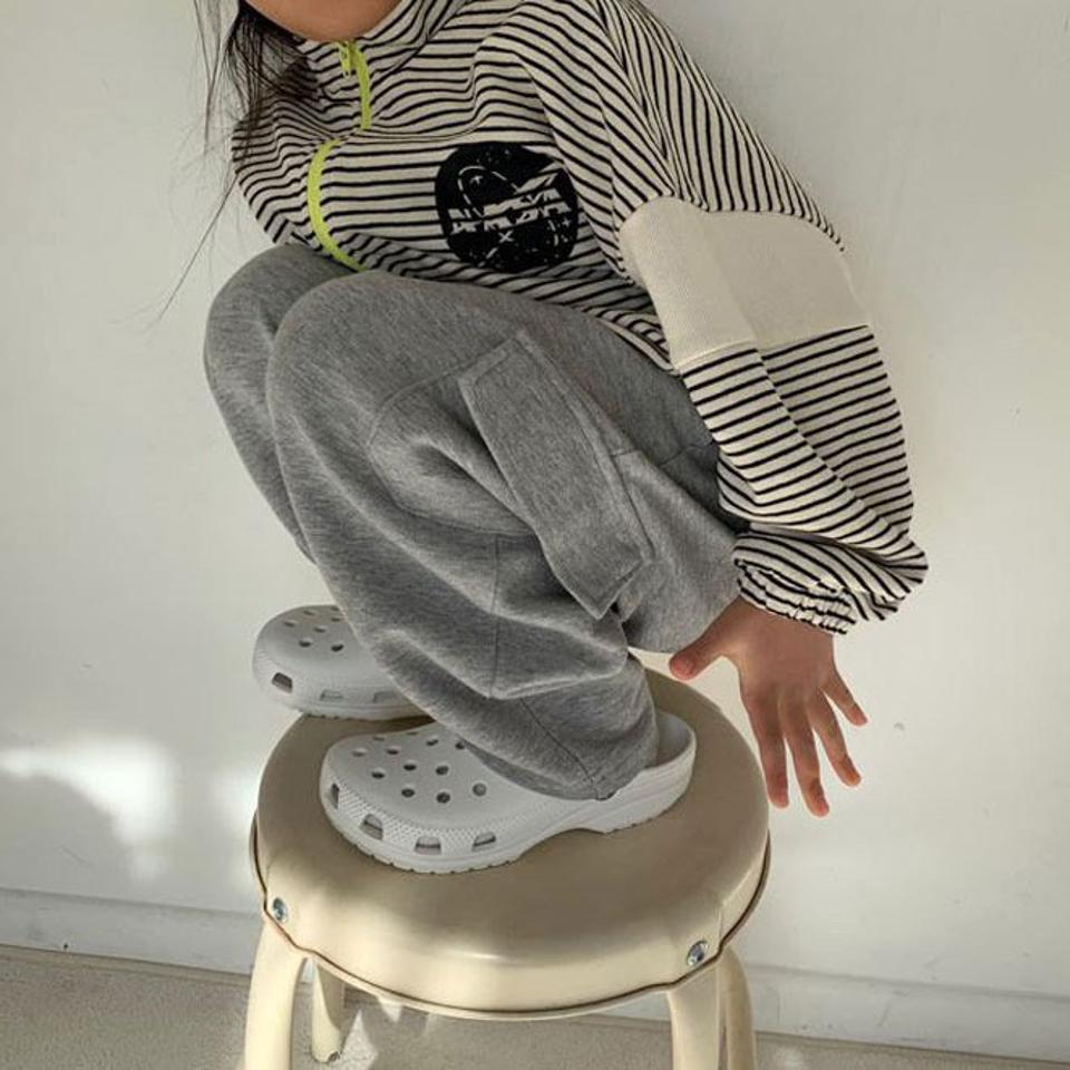 カーゴパンツ・u10960 キッズ【3~8才】【pt】【パンツ ズボン ロングパンツ 長ズボン カーゴパンツ 単色 無地 シンプル ラフ カジュアル 女の子 男の子 秋 冬 韓国 韓国子供服 子供 こども 子供服 こども服】【KIDS】