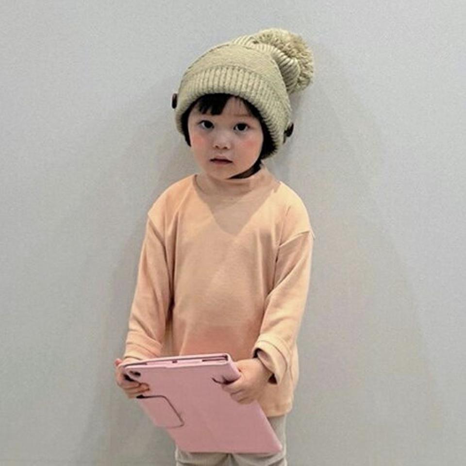 裏起毛ベーシックハイネックTシャツ(kids)・u09757 キッズ【3~8才】【tops】【トップス Tシャツ 長袖 ハイネック 単色 無地 シンプル ベーシック カジュアル 裏起毛　ラフ 女の子 男の子 冬 韓国 韓国子供服 子供 こども 子供服 こども服】【KIDS】