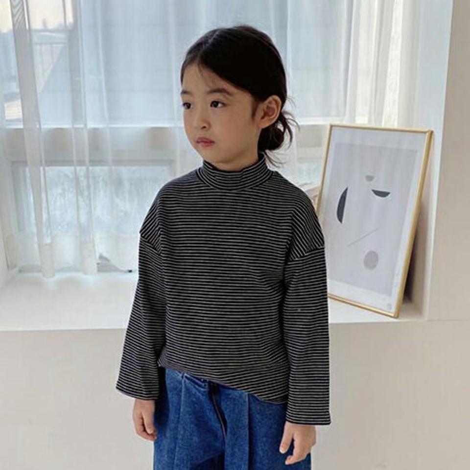 【只今20%OFF】ルーズハイネックボーダーTシャツ・u09673 キッズ【3~8才】【tops】【トップス Tシャツ ロンT 長袖 ボーダー柄 ハイネック ルーズ カジュアル ラフ 女の子 男の子 秋 冬 韓国 韓国子供服 子供 こども 子供服 こども服】【KIDS】