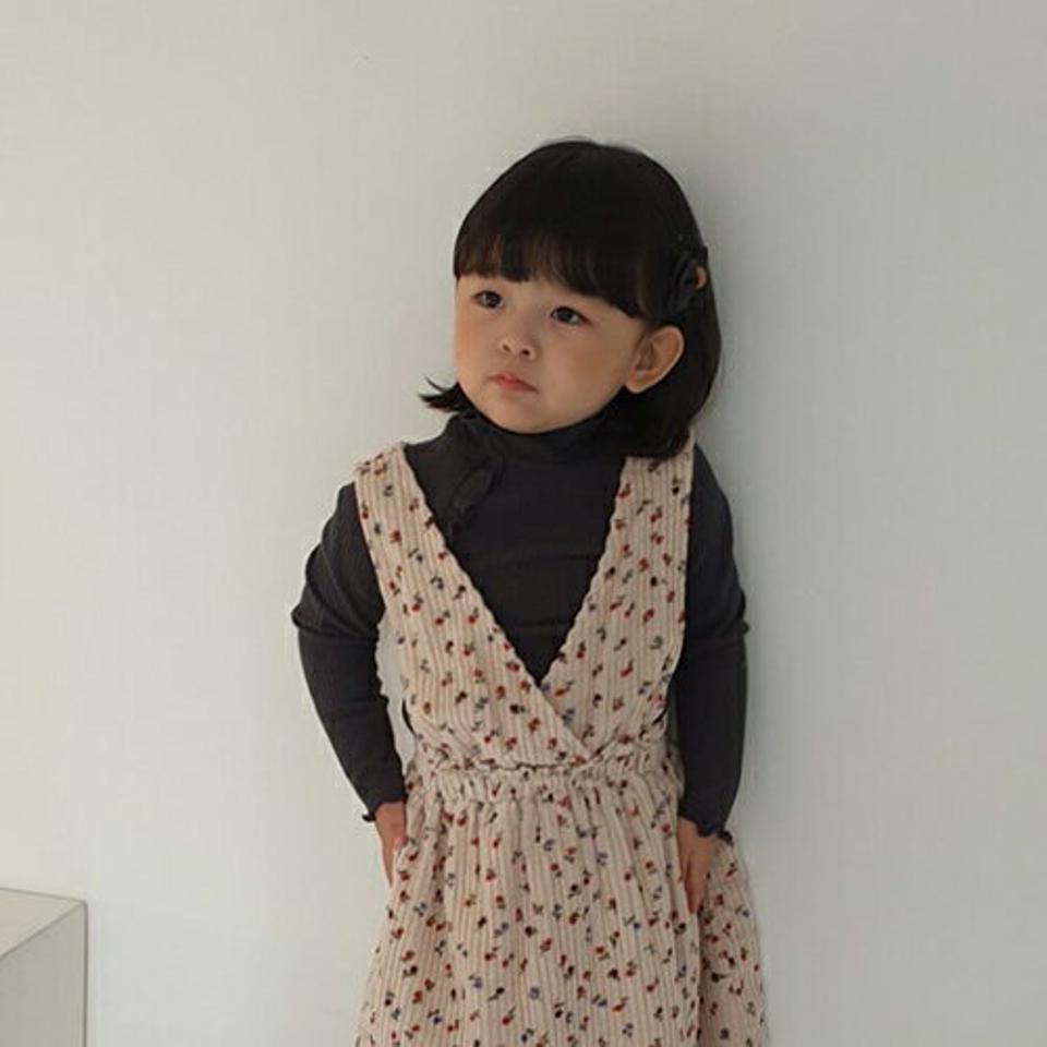 フリルハイネックリブTシャツ・u09464 キッズ【3~8才】【tops】【トップス Tシャツ 長袖 フリル フリルネック ハイネック 単色 無地 可愛い かわいい 女の子 秋 冬 韓国 韓国子供服 子供 こども 子供服 こども服】【KIDS】