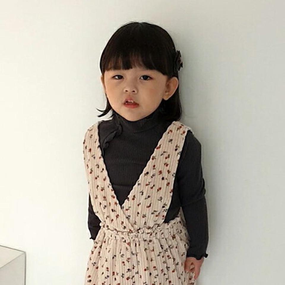 フリルハイネックリブTシャツ・u09464 キッズ【3~8才】【tops】【トップス Tシャツ 長袖 フリル フリルネック ハイネック 単色 無地 可愛い かわいい 女の子 秋 冬 韓国 韓国子供服 子供 こども 子供服 こども服】【KIDS】