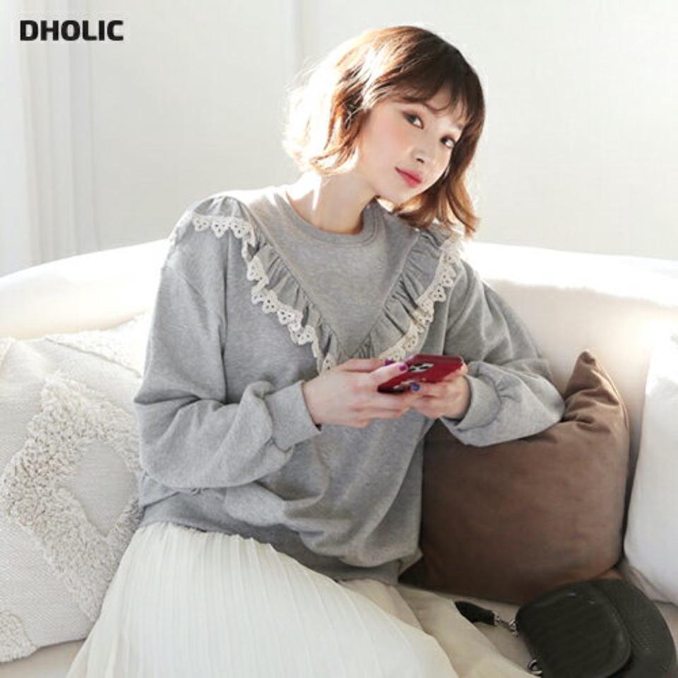 レースフリルスウェット・全4色・b62772 レディース 【tops】【韓国 ファッション トップス スウェット Tシャツ カットソー 長袖 無地 ラウンドネック ラブリー ギャザー フリル ルーズ ゆったり シンプル デイリー ベーシック カジュアル カジュアル 秋 冬】