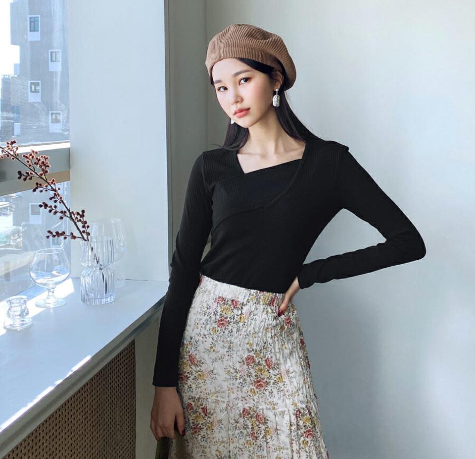 クロスネックリブTシャツ・全3色・t62770 レディース 【tops】【韓国 ファッション トップス Tシャツ 長袖 クロスネック スリム フィット ユニーク リブ リブ Tシャツ デイリー ベーシック カジュアル 無地 カジュアル 秋 冬】