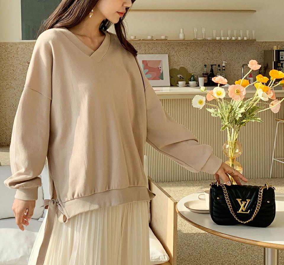 Vネックサイドリボンスウェット・全4色・t62540 レディース 【tops】【韓国 ファッション トップス Tシャツ スウェット カットソー 長袖 無地 Vネック ルーズ ゆったり 上品 フェミニン シンプル デイリー ベーシック カジュアル カジュアル 秋 冬】