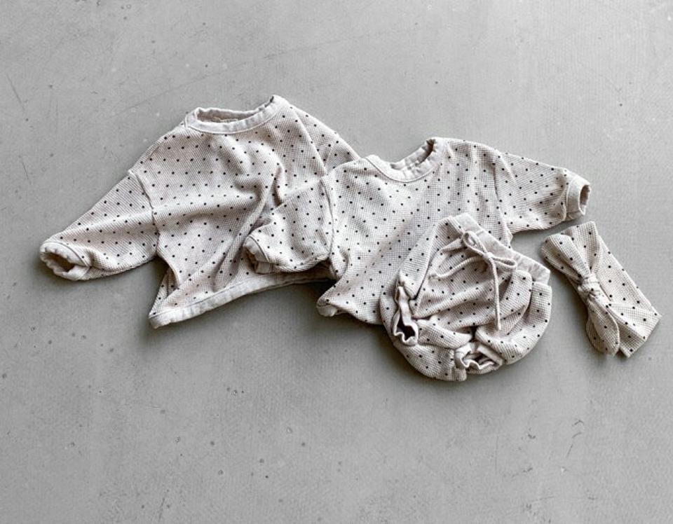 ドットTシャツ上下SET・u11036 キッズ【0~2才】【set】【セットアップ setup トップス 長袖 ブルマ パンツ ドット柄 カジュアル 女の子 男の子 秋 冬 韓国 韓国子供服 子供 こども 子供服 こども服】【KIDS】【KK】