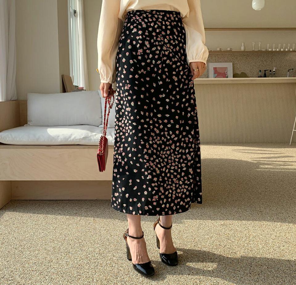 花柄Aラインスカート・全2色・t62556 レディース 【sk】【韓国 ファッション ボトムス スカート ロング Aライン バックファスナー スリット 花柄 フラワー 上品 フェミニン シンプル スリム 体型カーバー 細身 ベーシック デイリー カジュアル 秋 冬】