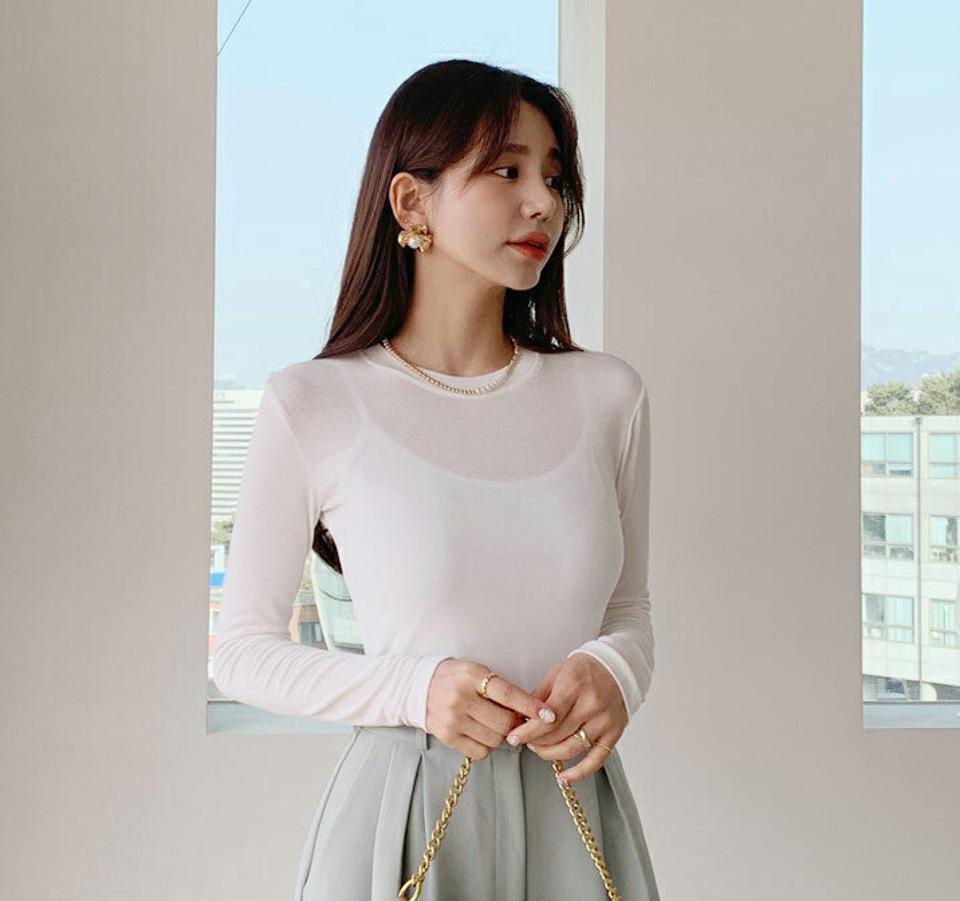 スリムラウンドネックTシャツ・全4色・t64829 レディース 【tops】【韓国 ファッション トップス Tシャツ カットソー 長袖 無地 ラウンドネック スリム フィット 体型カーバー フェミニン シンプル デイリー ベーシック カジュアル カジュアル 秋 冬】