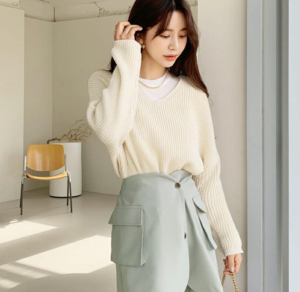 ルーズVネックニット・全6色・t64835 レディース 【tops】【韓国 ファッション トップス ニット 長袖 ぼわん袖 Vネック デコルテ やわらかい フィット 細身 体型カーバー デイリー ベーシック カジュアル シンプル カジュアル 秋 冬】
