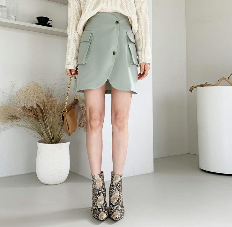 ポケットボタンスカート・全2色・t64854 レディース 【sk】【韓国 ファッション ボトムス スカート ショート レイヤード ミニ バックゴム ラウンドカット フラップポケット 上品 フェミニン シンプル スリム 体型カーバー ベーシック カジュアル 秋 冬】