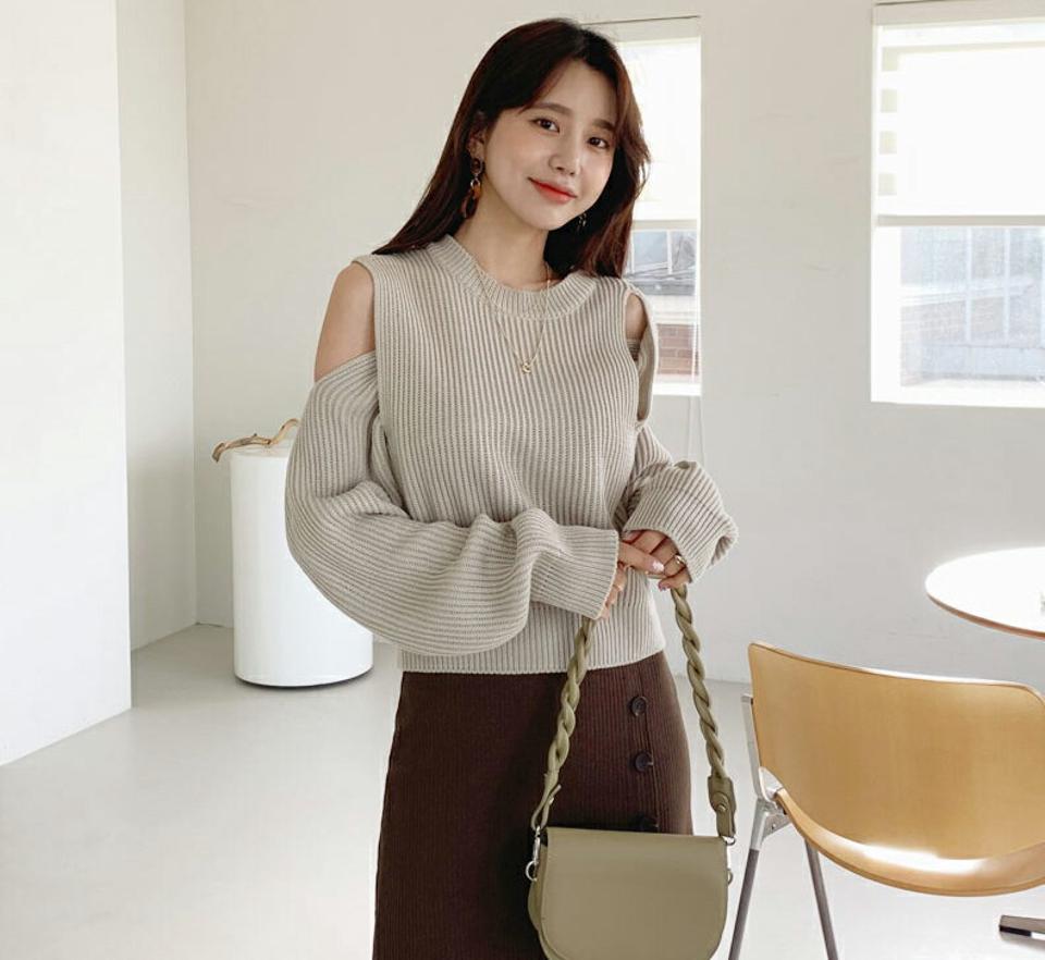 ラウンドユニークニット・全4色・t64836 レディース 【tops】【韓国 ファッション トップス ニット 長袖 ぼわん袖 ラウンドネック アンバランス やわらかい ユニーク 細身 体型カーバー デイリー ベーシック カジュアル シンプル カジュアル 秋 冬】