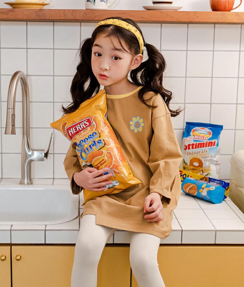スマイルフラワーロングTシャツ・u10981 キッズ【3~8才】【tops】【トップス Tシャツ 長袖 ロンT 花 フラワー かわいい 可愛い カジュアル 女の子 秋 冬 韓国 韓国子供服 子供 こども 子供服 こども服】【KIDS】
