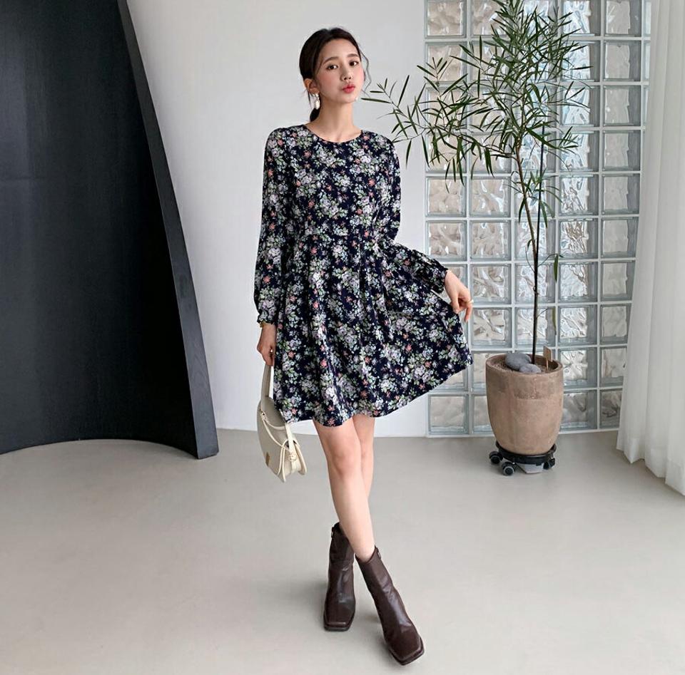 フローラルミニワンピース・全2色・t61484 レディース 【ops】【韓国 ファッション ワンピース ミニ ミニワンピス 長袖 Aライン ラウンドネック フラワー 花柄 ミニ丈 フレア バックファスナー ベーシック シンプル カジュアル 体型カバー 細身 秋 冬】【fw】