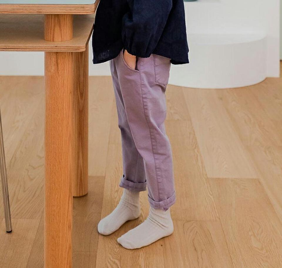 バックタグストレートパンツ・u10996 キッズ【3~8才】【pt】【パンツ ズボン ロングパンツ 長ズボン ストレート ストレートパンツ 単色 無地 シンプル カジュアル 女の子 男の子 秋 冬 韓国 韓国子供服 子供 こども 子供服 こども服】【KIDS】