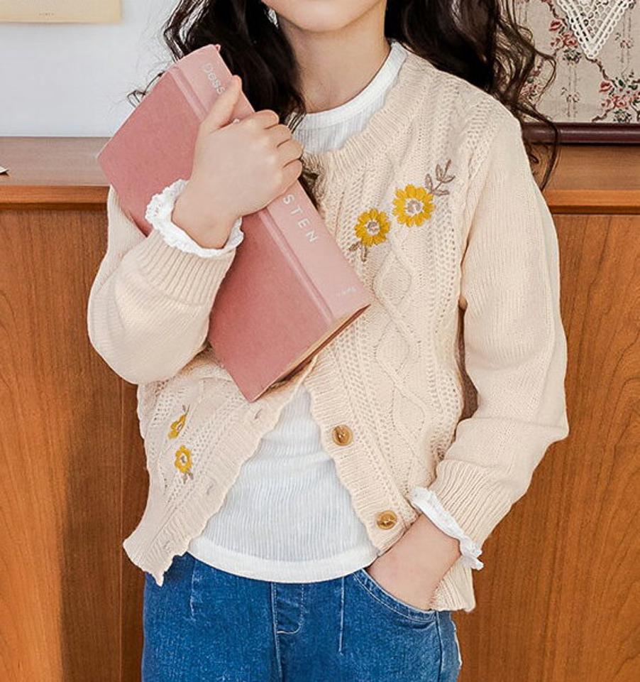 フラワー刺繍ニットカーディガン・u11007 キッズ【3~8才】【?】【カーディガン カーデ 羽織物 長袖 フラワー 花柄 刺繍 可愛い かわいい ニット ニットカーディガン 秋 冬 女の子 韓国 韓国子供服 子供 こども 子供服 こども服】【KIDS】