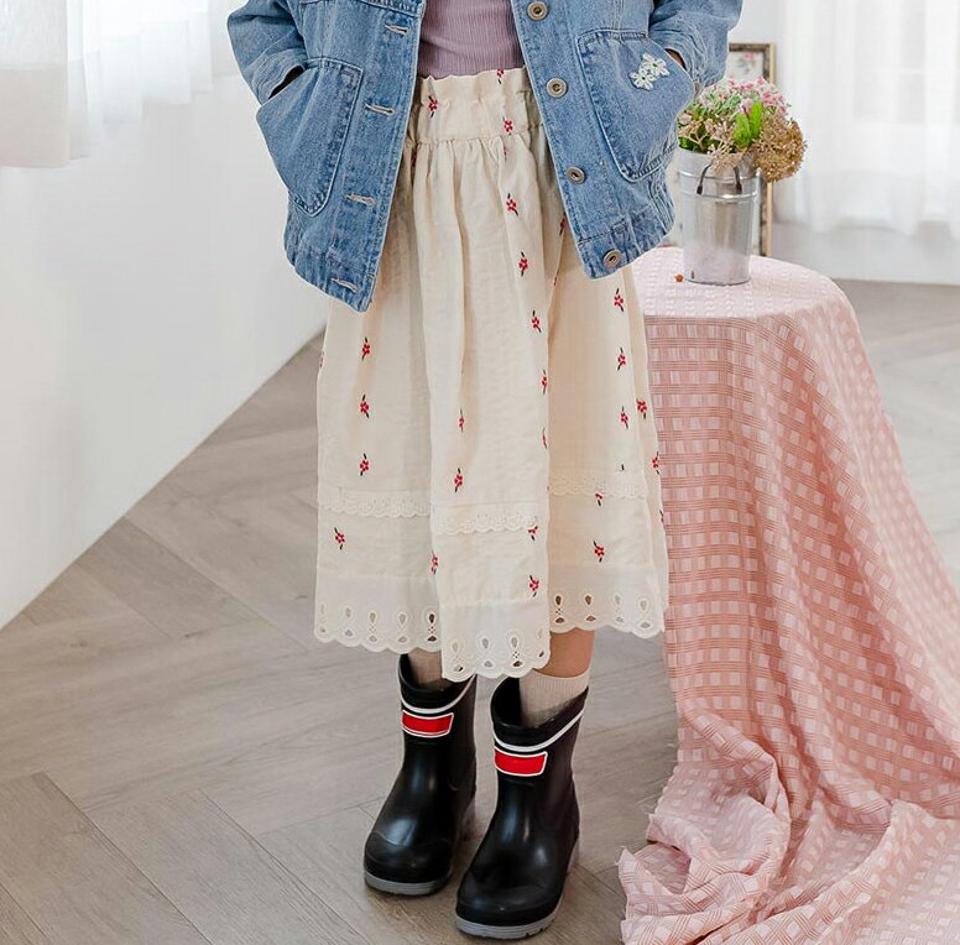 フラワーレーススカート・u11002 キッズ【3~8才】【sk】【スカート ミディ丈 ミディスカート 花柄 フラワー レース 可愛い かわいい 女の子 秋 冬 韓国 韓国子供服 子供 こども 子供服 こども服】【KIDS】