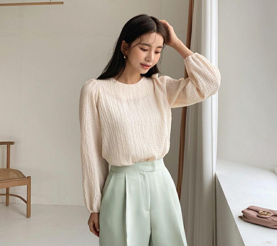 リンクルブラウス・全3色・t62849 レディース 【bl】【韓国 ファッション トップス ブラウス 長袖 ラウンドネック ギャザー 上品 ベーシック フェミニン カジュアル デイリー 無地 カジュアル 秋 冬】