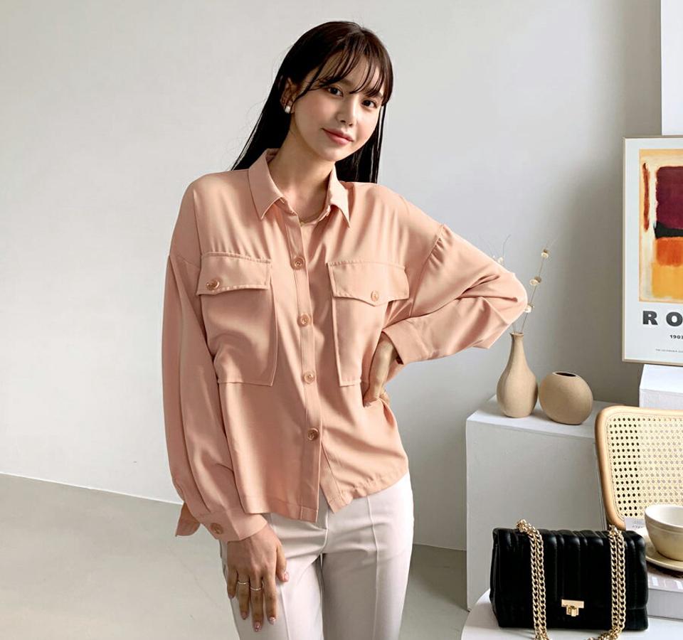 ポケットボタンブラウス・全3色・t56717 レディース 【bl】【韓国 ファッション トップス ブラウス 長袖 シャツブラウス ダブルポケット アンバランス丈 スリット ルーズ ゆったり 無地 上品 ベーシック フェミニン カジュアル デイリー カジュアル 秋 冬】