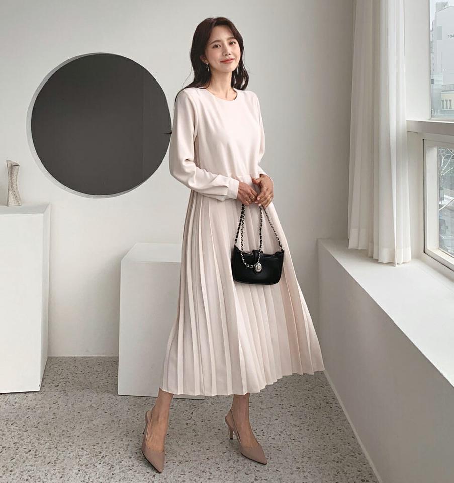 プリーツへムワンピース・全3色・t56724 レディース 【ops】【韓国 ファッション ワンピース ロング ロングワンピース 長袖 ラウンドネック プリーツ バックファスナー 体型カバー フェミニン 上品 ベーシック シンプル カジュアル 秋 冬】