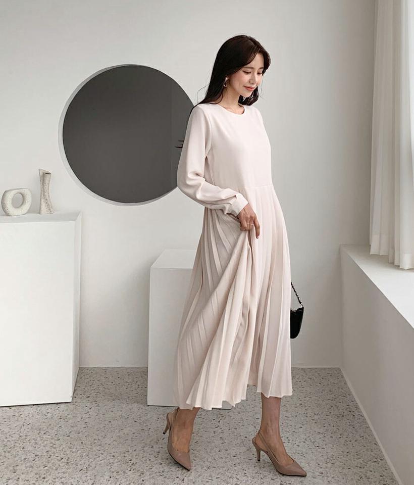プリーツへムワンピース・全3色・t56724 レディース 【ops】【韓国 ファッション ワンピース ロング ロングワンピース 長袖 ラウンドネック プリーツ バックファスナー 体型カバー フェミニン 上品 ベーシック シンプル カジュアル 秋 冬】