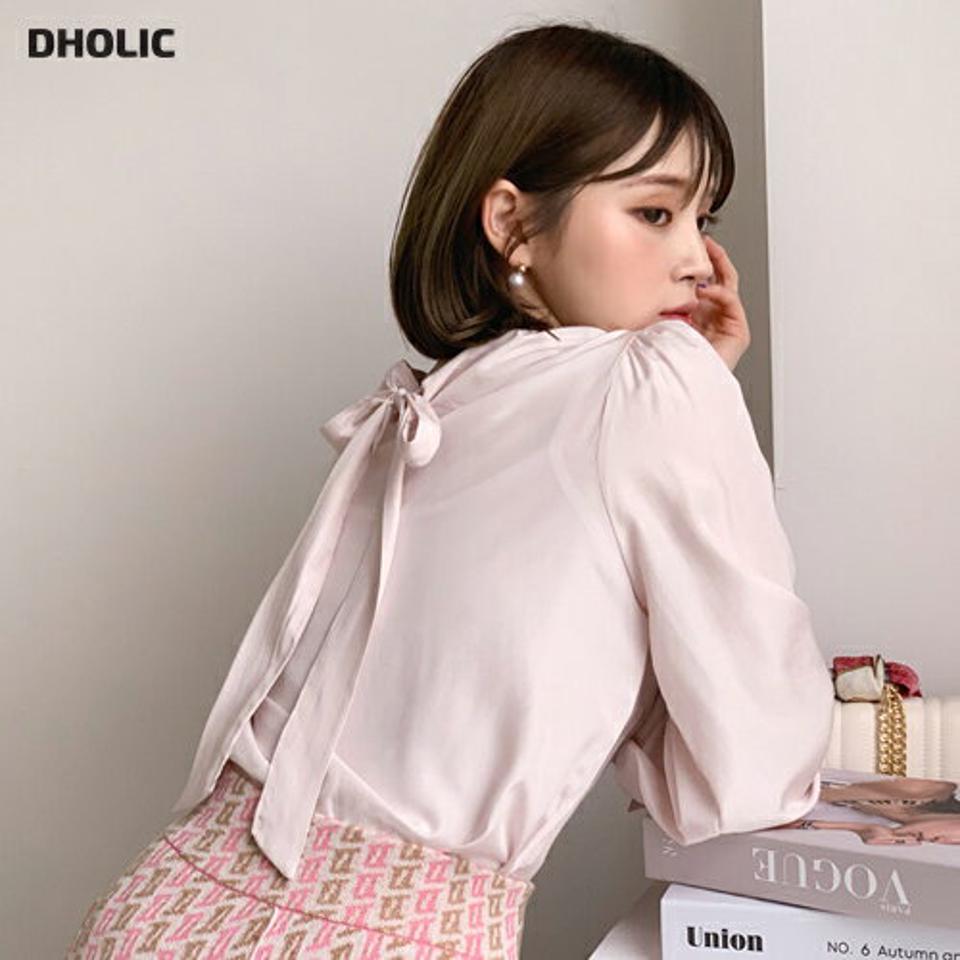 サテンバックリボンブラウス・全3色・t56753 レディース 【bl】【韓国 ファッション トップス ブラウス 長袖 ラウンドネック 光沢 サテン生 リボン ボリューム袖 無地 上品 ベーシック フェミニン カジュアル デイリー カジュアル 秋 冬】