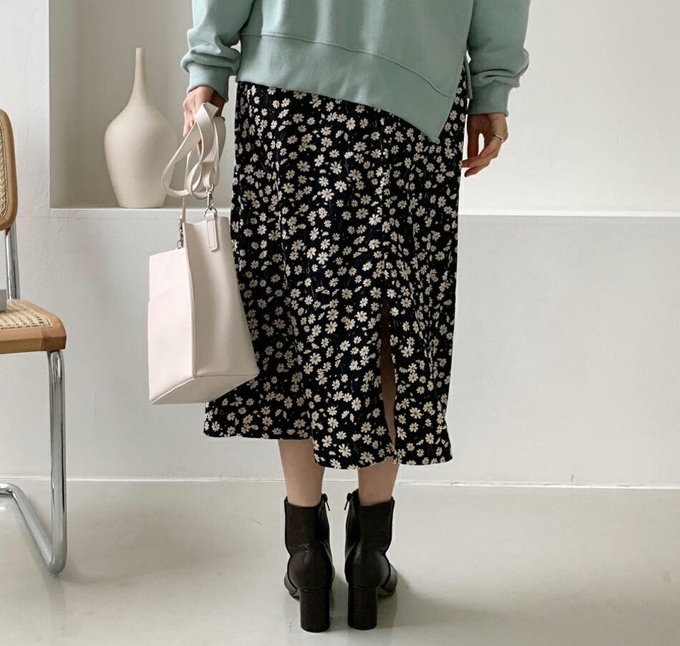 花柄フレアスカート・全2色・b56760 レディース 【sk】【韓国 ファッション ボトムス スカート ロング バックゴム 花柄 フレア スリット サイドファスナー フラワー フェミニン シンプル スリム 体型カーバー 細身 ベーシック デイリー カジュアル 秋 冬】