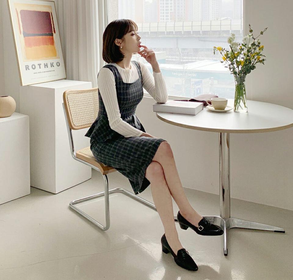 チェックフリルワンピース・全2色・b56754 レディース 【ops】【韓国 ファッション ワンピース ロング ロングワンピース スクエアネック ノースリワンピス チェック パターン Hライン フレア 体型カバー フェミニン 上品 ベーシック シンプル 秋 冬】