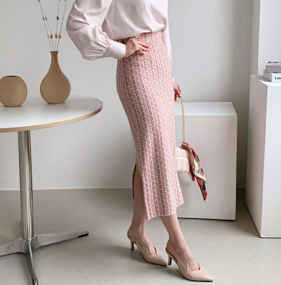 パターンニットスカート・全2色・b56727 レディース 【sk】【韓国 ファッション ボトムス スカート ロング Hライン ニットスカート パターン バックスリット カジュアル フェミニン シンプル スリム 体型カーバー 細身 ベーシック デイリー カジュアル 秋 冬】