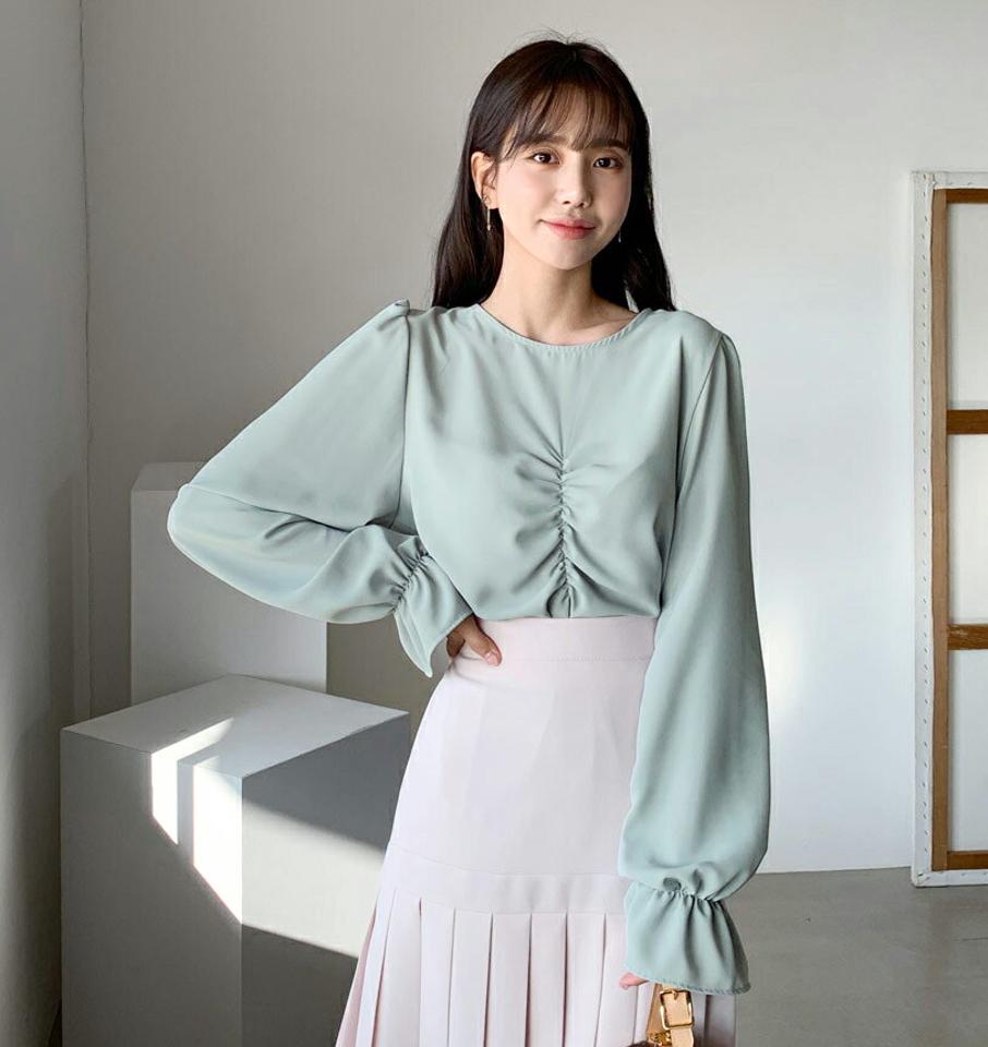 シルキーギャザーブラウス・全2色・t62610 レディース 【bl】韓国ファッション トップス ブラウス 長袖 ラウンドネック シルキー ギャザー フリル 無地 上品 ベーシック フェミニン カジュアル デイリー カジュアル 秋 冬