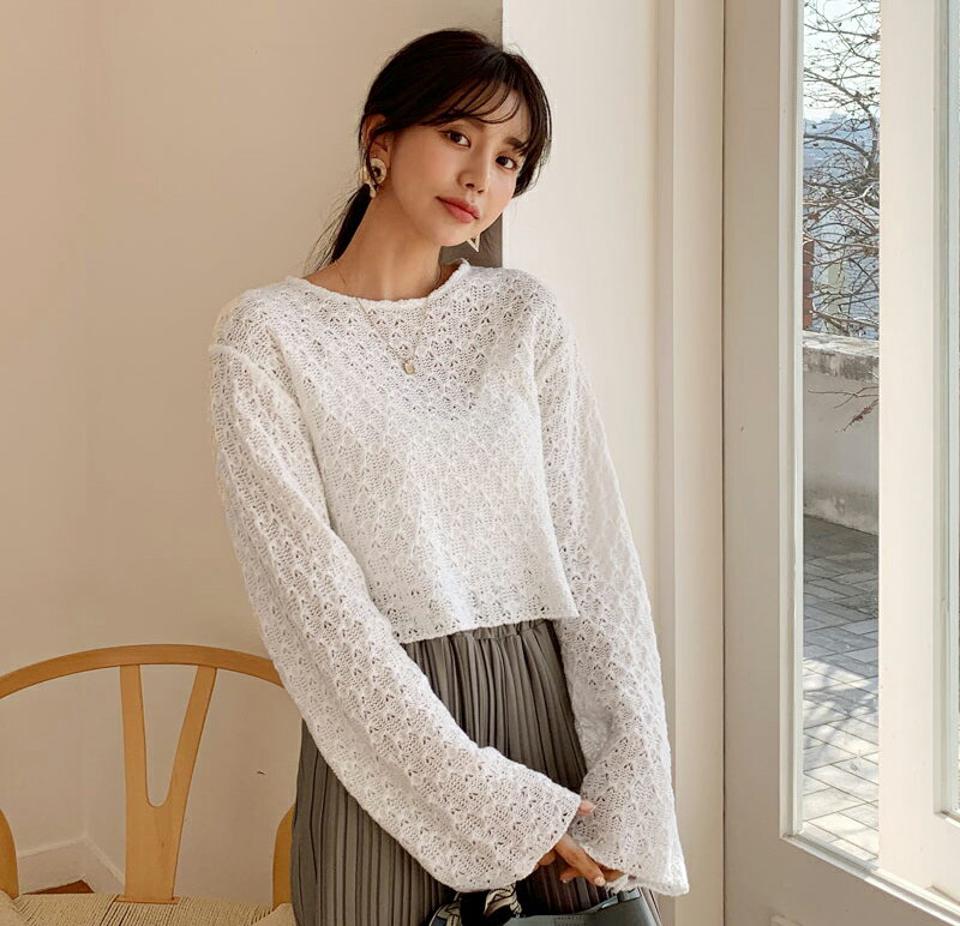 シアークロップドニット・全4色・t62605 レディース 【tops】【韓国 ファッション トップス ニット 長袖 ぼわん袖 デコルテ ラウンドネック クロップド丈 シースルー ゆったり　細身 体型カーバー デイリー ベーシック カジュアル シンプル カジュアル 秋 冬】