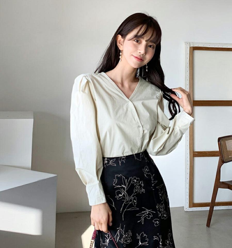 Vネックパフブラウス・全3色・t62636 レディース 【bl】【韓国 ファッション トップス ブラウス 長袖 デコルテ Vネック ボリューム 無地 上品 ベーシック フェミニン カジュアル デイリー カジュアル 秋 冬】