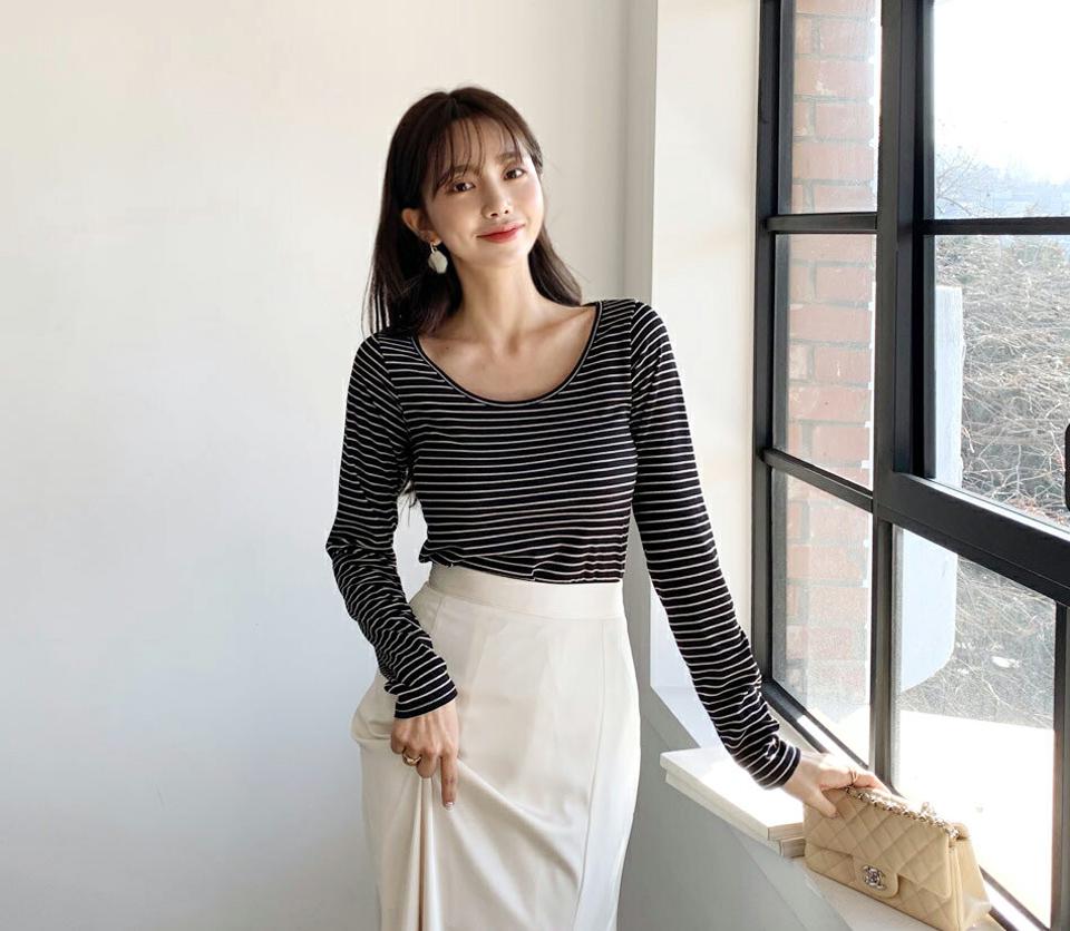 UネックボーダーTシャツ・全4色・t62600 レディース 【tops】【韓国 ファッション トップス Tシャツ カットソー 長袖 Uネック デコルテ ボーダー フィット スリム 体型カーバー フェミニン シンプル デイリー ベーシック カジュアル 秋 冬】