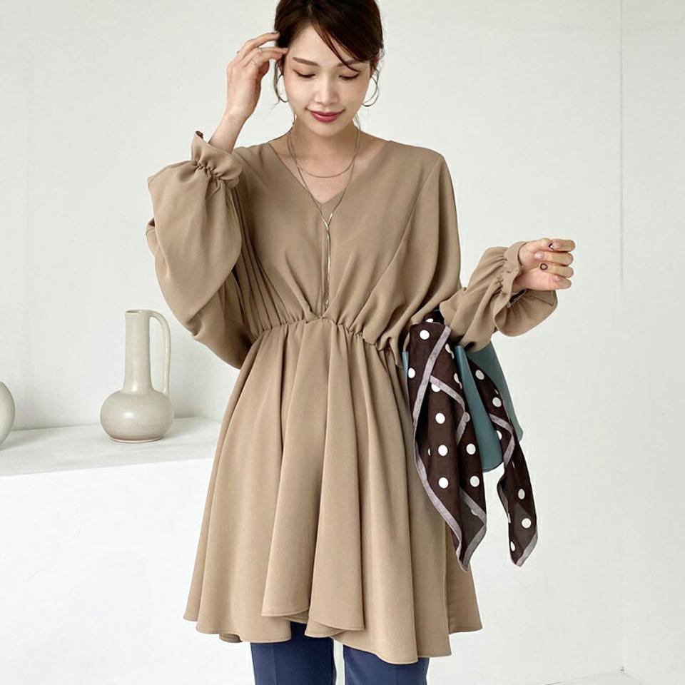 ≪人気商品再入荷≫Vネックフレアブラウス・全3色・t66631 レディース 【bl】トップス ブラウス 長袖 フレア フレアトップス ドルマン Vネック 体型カバー フレアブラウス 単色 無地 フェミニン シンプル 秋 冬 韓国ファッション ハイホリHIHOLLI