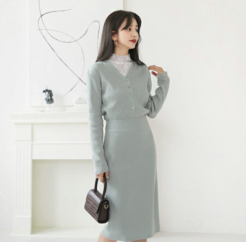 リブニットカーディガン&スカートSET・全4色・t64901 レディース 【ops】【韓国 ファッション ワンピース ミディ ミディワンピース セットアップ リブニット Vネック スカート ウエストゴム Hライン 体型カバー 上品 ベーシック シンプル カジュアル 秋 冬】