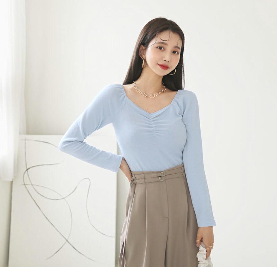 2WAYギャザーTシャツ・全4色・t64864 レディース 【tops】【韓国 ファッション トップス Tシャツ カットソー 長袖 スクエア Vネック デコルテ オフショル ギャザー 上品 体型カーバー フェミニン シンプル デイリー ベーシック カジュアル 秋 冬】
