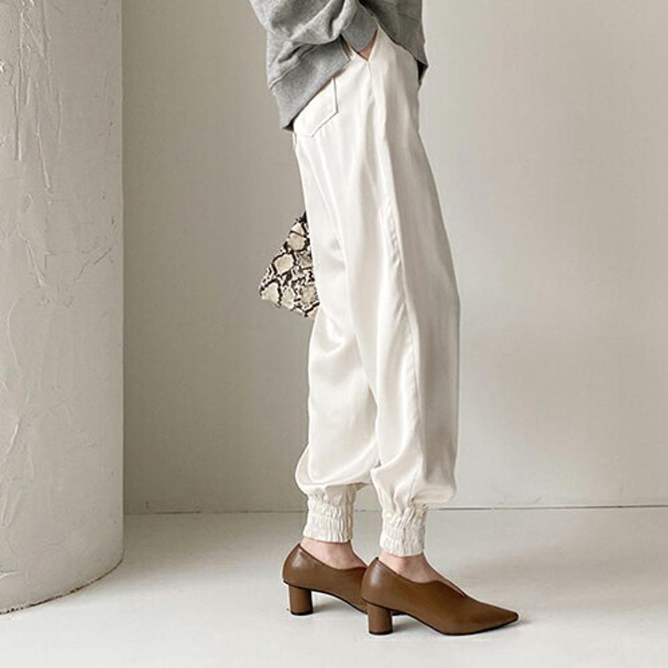 サテンジョガーパンツ・全3色・t66645 レディース 【pt】【パンツ ズボン ロングパンツ ジョガーパンツ サテン 単色 無地 シンプル カジュアル 秋 冬 韓国 ファッション】【ハイホリHIHOLLI】