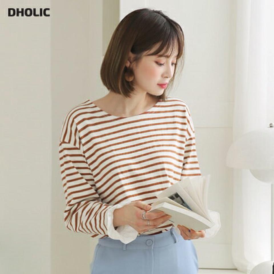 フリルスリーブボーダーTシャツ・全2色・b64865 レディース 【tops】【韓国 ファッション トップス Tシャツ カットソー 長袖 ラウンドネック ボーダー パターン カジュアル 体型カーバー フェミニン シンプル デイリー ベーシック カジュアル 秋 冬】