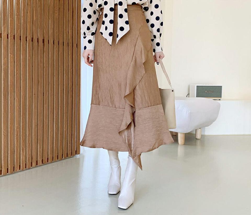 ラッフルサテンスカート・全3色・t66615 レディース 【sk】【スカート ロング ロングスカート サテン ラッフル ラッフルスカート 単色 無地 シンプル きれいめ グロッシー アンバランス 秋 冬 韓国 ファッション】【ハイホリHIHOLLI】