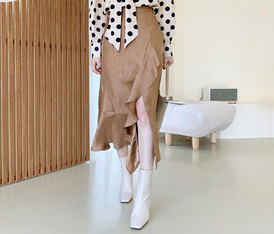 ラッフルサテンスカート・全3色・t66615 レディース 【sk】【スカート ロング ロングスカート サテン ラッフル ラッフルスカート 単色 無地 シンプル きれいめ グロッシー アンバランス 秋 冬 韓国 ファッション】【ハイホリHIHOLLI】